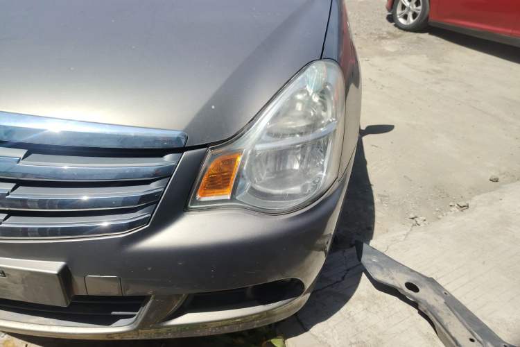 Used Nissan Sylphy 2012 Classic 1.6XE Manual Comfort Edition Left Front Headlight