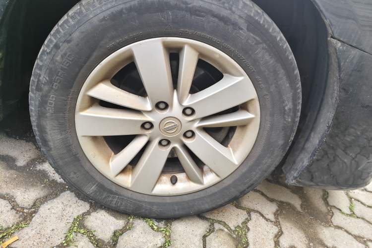 Used Nissan Teana 2011 2.0L XL Comfort Edition Right Front Wheel Hub