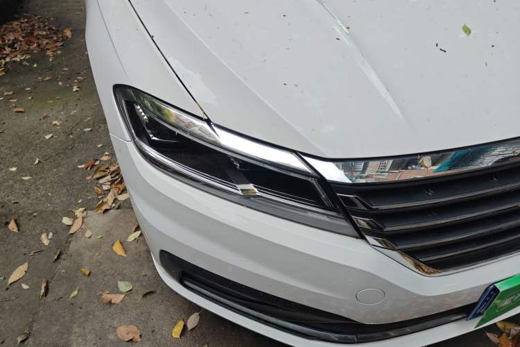 Used Volkswagen Lavida 2019 280TSI DSG Comfort Edition China VI standard Right Front Headlight