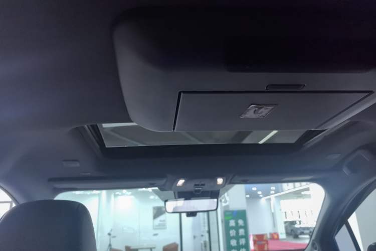 Used Toyota SIENNA 2021 2.5L Hybrid Platinum Edition
