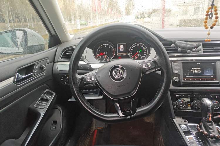 Used Volkswagen Lamando 2015 280TSI DSG Luxury Edition