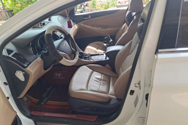 Used Hyundai Sonata 2011 2.0L Automatic Top-Grade Version