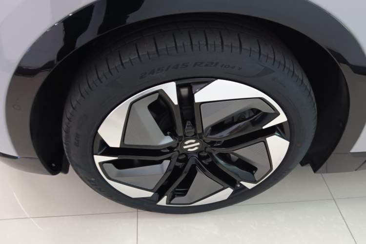 Used HiPhi Y 2023 560 km Pioneer Edition