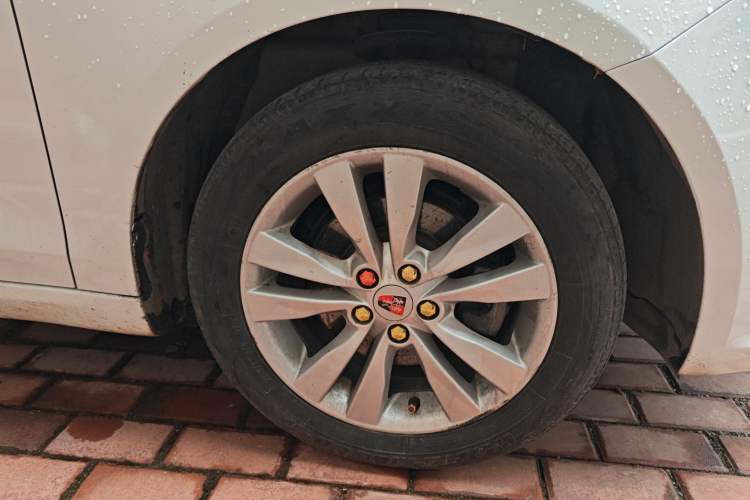 Used Roewe 360 2015 1.5L Automatic Luxury Edition
