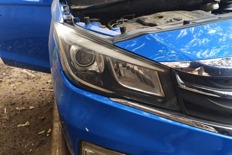 Used CHANGAN OSHAN A800 2017 1.6L Manual Elite Model Right Front Headlight