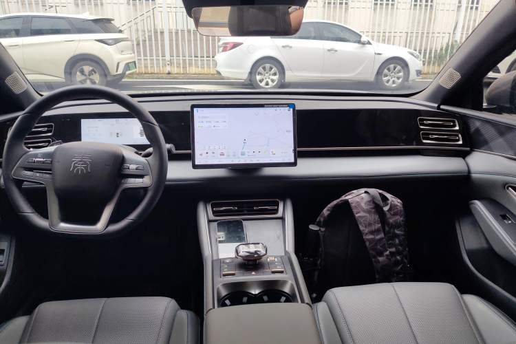 Used BYD Qin L 2025 DM-i Smart Drive 120KM Superior Model