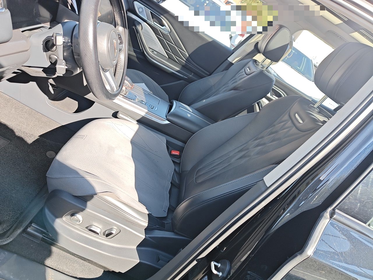Hongqi HS7 PHEV 2024 2.0T PHEV Four-Wheel Drive Flagship Edition 6 Seats — снимка 15