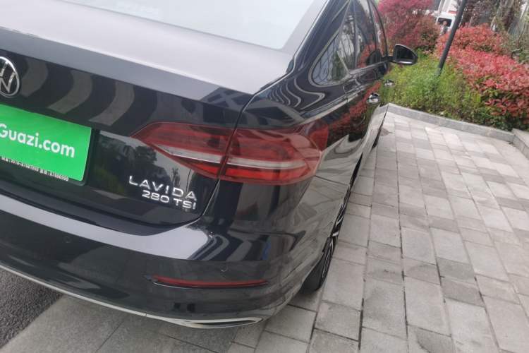 Used Volkswagen Lavida 2021 280TSI DSG Luxury Edition Exterior 3