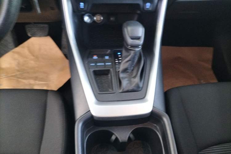 Used Toyota Wildlander 2022 Updated Version 2.0L CVT Two-Wheel Drive Leading Edition