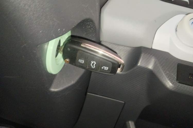 Used Chery New Energy QQ Ice Cream 2022 170km Sundae Phosphate Lithium-Ion