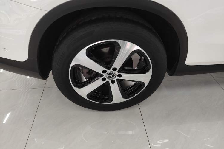 Used Mercedes-Benz GLC 2022 Second Facelift GLC 260 L 4MATIC Dynamic Edition Right Rear Wheel Hub
