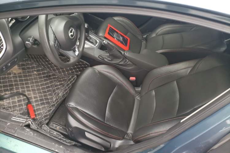 Used Mazda Mazda 3 Axela 2014 Sedan 1.5L Automatic Comfort Model
