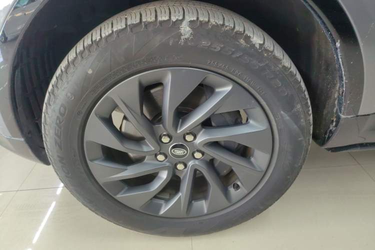 Used Land Rover Discovery 2023 Revised Version 360 PS R-Dynamic S