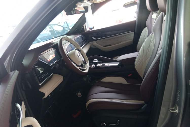 Used Geely Auto Monjaro L 2024 2.0TD High-Power Automatic Two-Wheel Drive Yunqi Version
