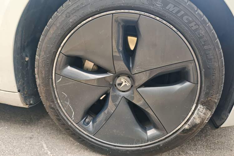 Used Tesla Model 3 2019 Long-Range All-Wheel-Drive Version