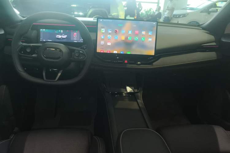 Used Lynk & Co 06 2025 Renew 1.5T Halo Center Console