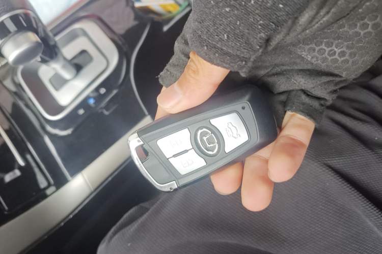 Used Huatai New Energy XEV260 2016 Elite Model
