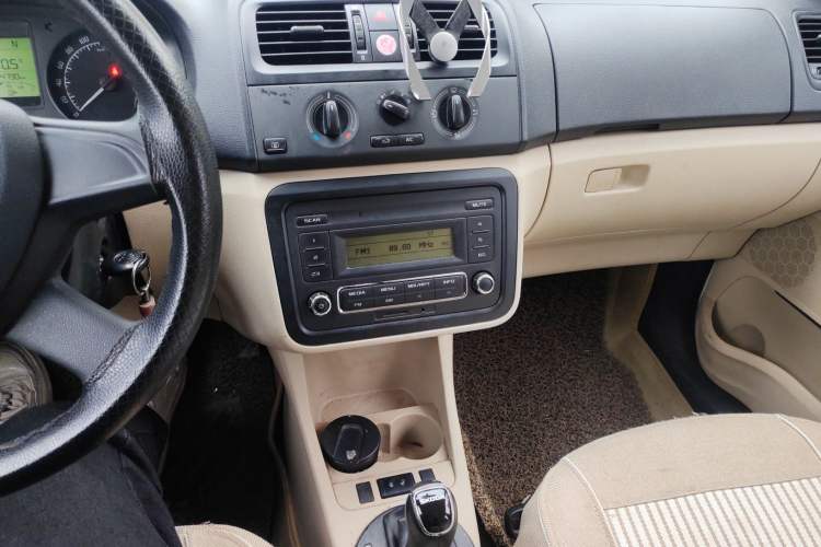 Used Skoda Fabia 2014 1.4L Automatic Crystal Edition
