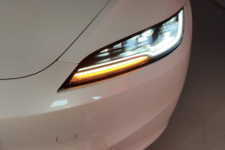 Used Tesla Model 3 2025 Rear-Wheel-Drive Version
