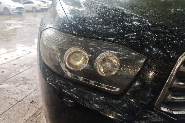 Used Toyota Highlander 2011 2.7L Two-Wheel Drive 7-Seater Luxury Edition
