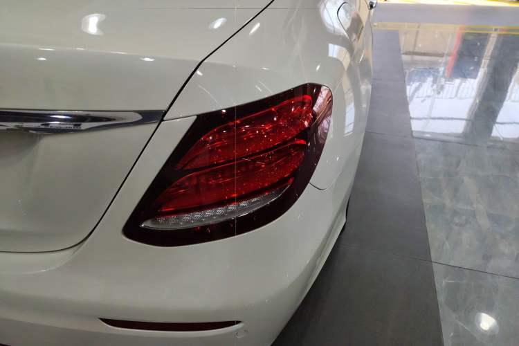 Used Mercedes-Benz E-Class 2017 E 300 L Sporty and Stylish Model