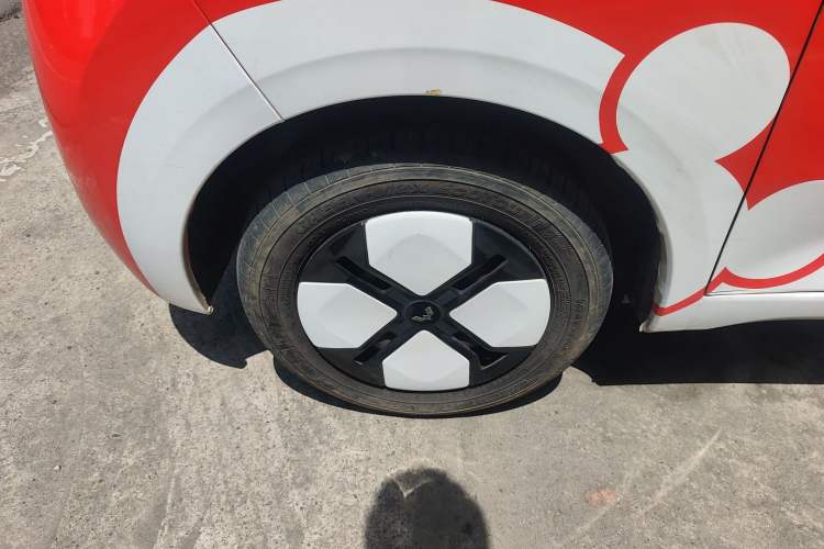 Used Wuling Hongguang MINIEV 2024 3rd Generation 215km Advanced Version Left Front Wheel Hub