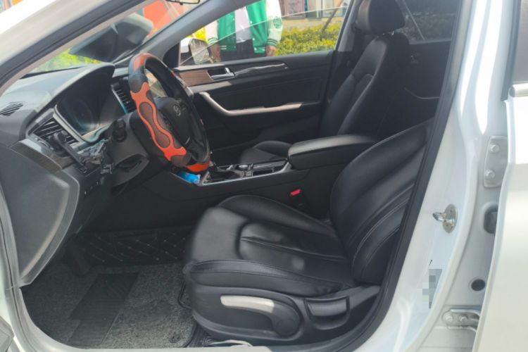 Used Hyundai Sonata Plug-in Hybrid 2018 2.0 PHE Smart Enjoyment Version China VI Standard Left Front Seat
