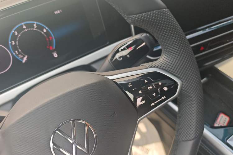 Used Volkswagen Passat 2025 Pro 380TSI Starry Dragon Luxury Edition
