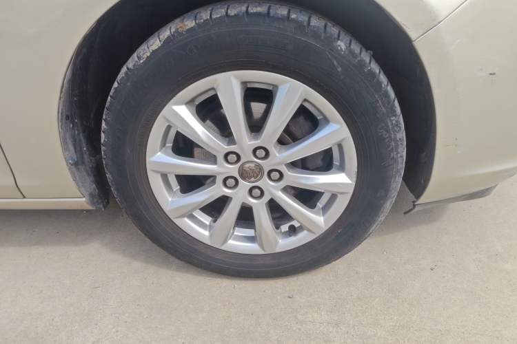 Used Buick GT 2013 GT 1.8L Automatic Fashion Edition Right Front Wheel Hub