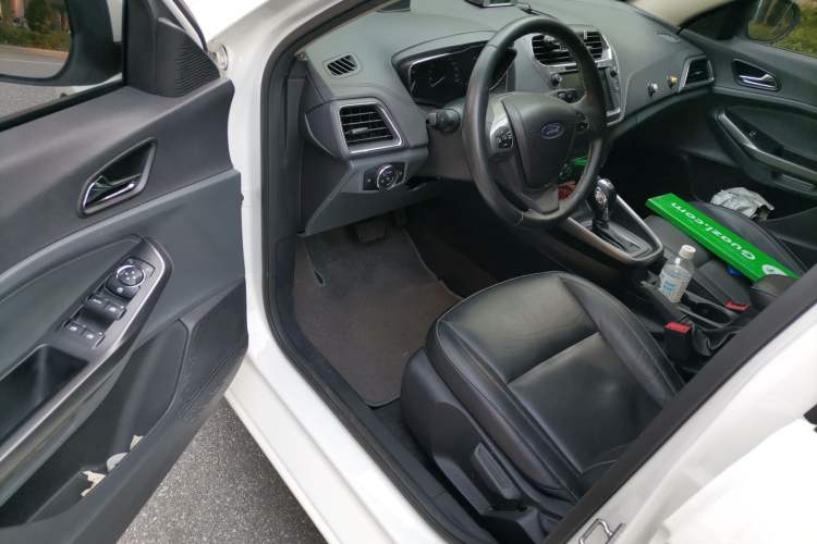 Used Ford Escort 2017 Happiness Edition 1.5L Automatic Fashion Version Driver Seat