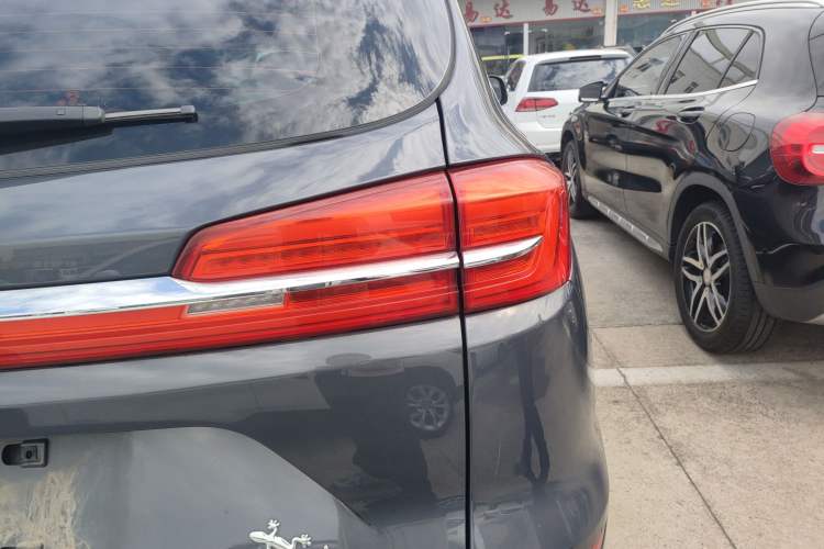 Used BYD Song 2020 Classic Edition 1.5T Automatic Elite Model Right Rear Taillight