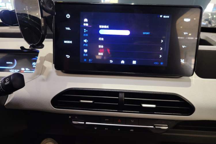 Used Geely Galaxy Panda 2024 Panda Mini 200km Longteng PRO Edition Audio And AC Panel