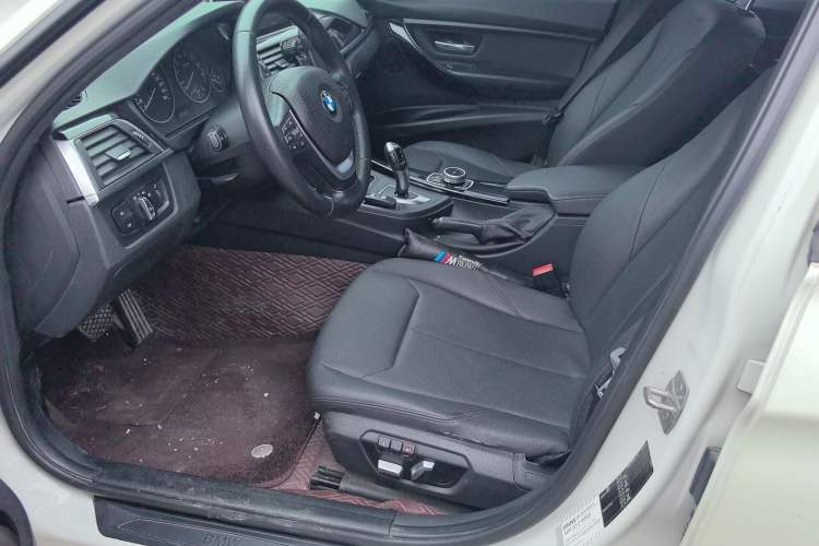 Used BMW 3 Series 2017 318i Fashion Model
