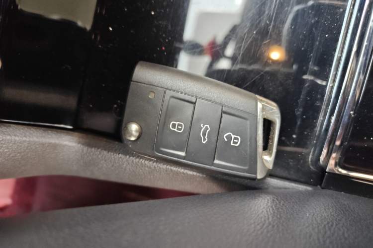 Used Skoda Kodiaq 2018 Facelifted TSI330 5-Seater Two-Wheel-Drive Comfort Edition
