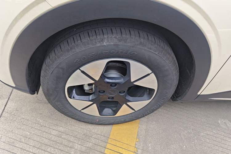 Used Geely Galaxy Geome 2025 310km Dream Edition Left Front Wheel Hub