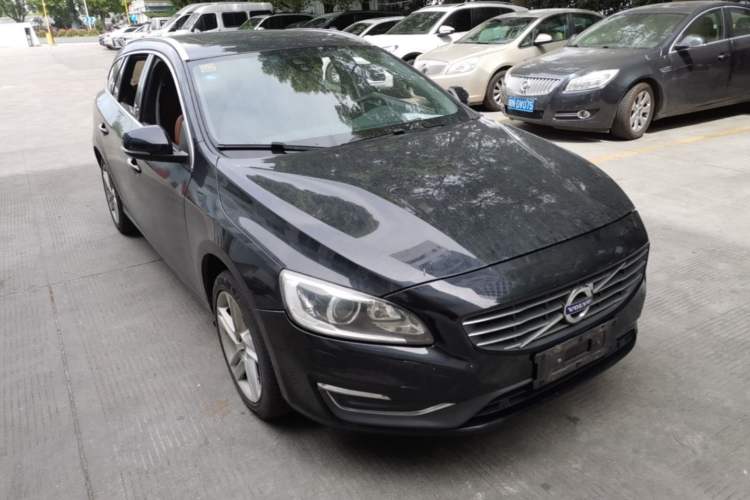 Used Volvo V60 2014 T5 Zhiya Edition
