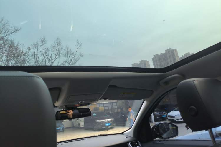 Used Land Rover Discovery Sport 2018 240 PS SE Version