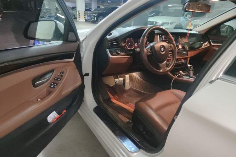 Used BMW 5 Series 2017 528Li xDrive Leading Model