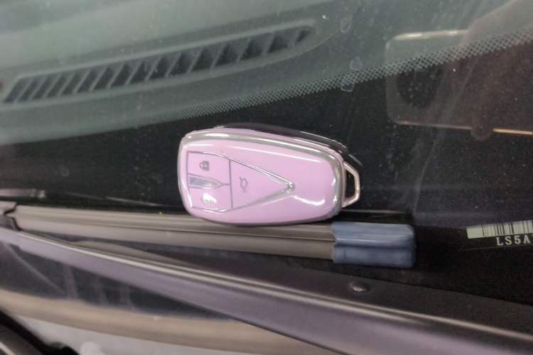 Used Changan UNI-T 2020 1.5T Prestige Version
