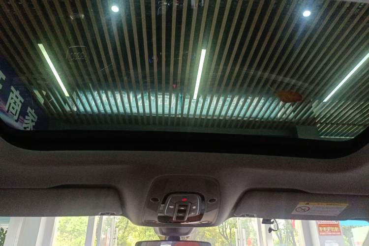 Used Audi Q5L 2018 40 TFSI Prestige Fashion Edition China VI Headliner