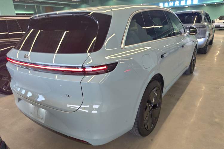 Used Li Auto L6 2025 Pro Smart Refresh Edition Rear Right 45 Deg