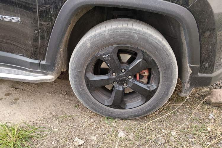 Used Jeep Compass 2017 200T Automatic Family Edition Right Front Wheel Hub