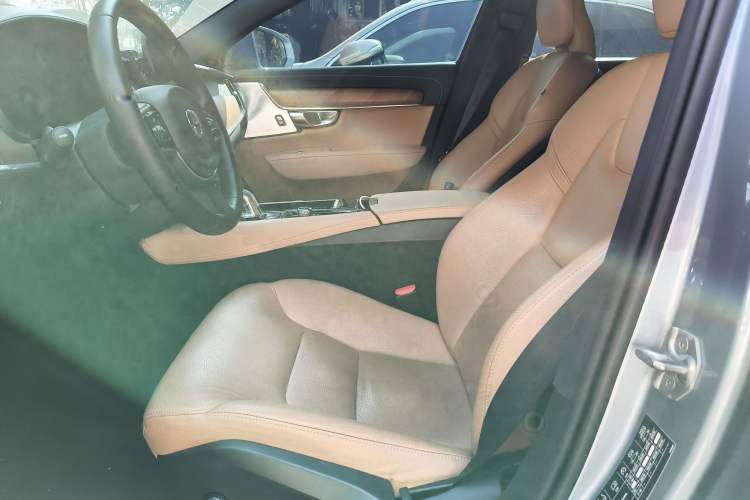 Used Volvo S90 New Energy 2019 T8 e-Drive Hybrid Intelligent Luxury Version China VI Standard
