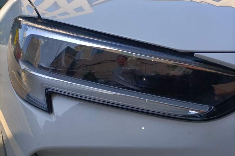 Used Buick Regal 2024 25T Deluxe Edition Right Front Headlight