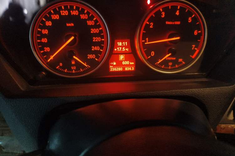 Used BMW X5 2013 xDrive35i Leading Model Odometer Close Up