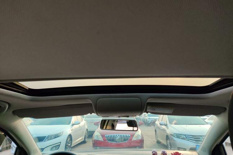 Used Volkswagen Polo 2016 1.6L Automatic Comfort Model Headliner