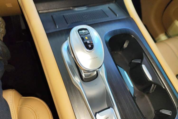 Used VOYAH Dream 2024 PHEV Extended-Range Premium Edition
