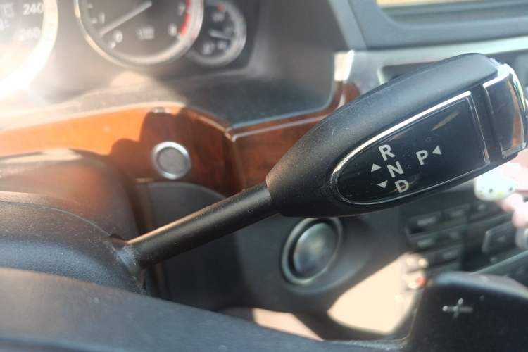 Used Mercedes-Benz E-Class 2011 E 300 L Elegant Model
