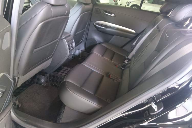 Used Cadillac XT4 2023 28T Two-Wheel-Drive Luxury Version
