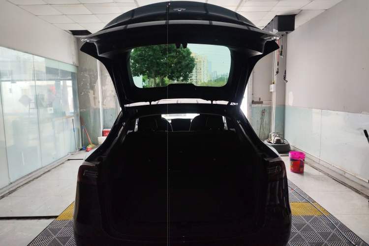 Used Tesla Model Y 2024 Long-Range All-Wheel-Drive Version
